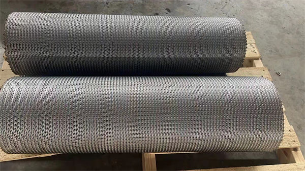 淬火爐網(wǎng)帶究竟用什么樣的材質(zhì)和結(jié)構(gòu)好？